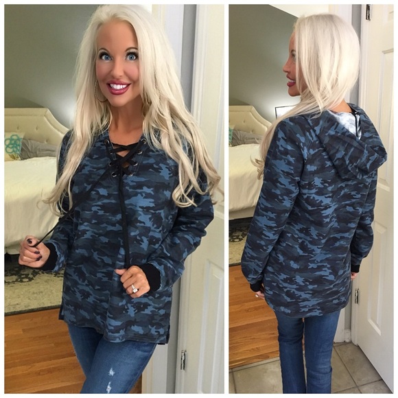 ❤️LAST 1! Blue/Black Oversized Lace Up Camo Top! - Picture 3 of 5